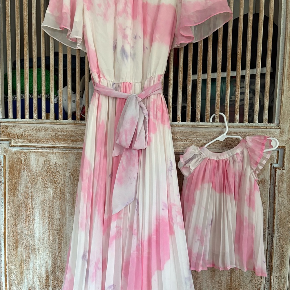 Mommy and me Ivy City Co Pink and White Tie Dye Midi Dress Set Lovers Dress